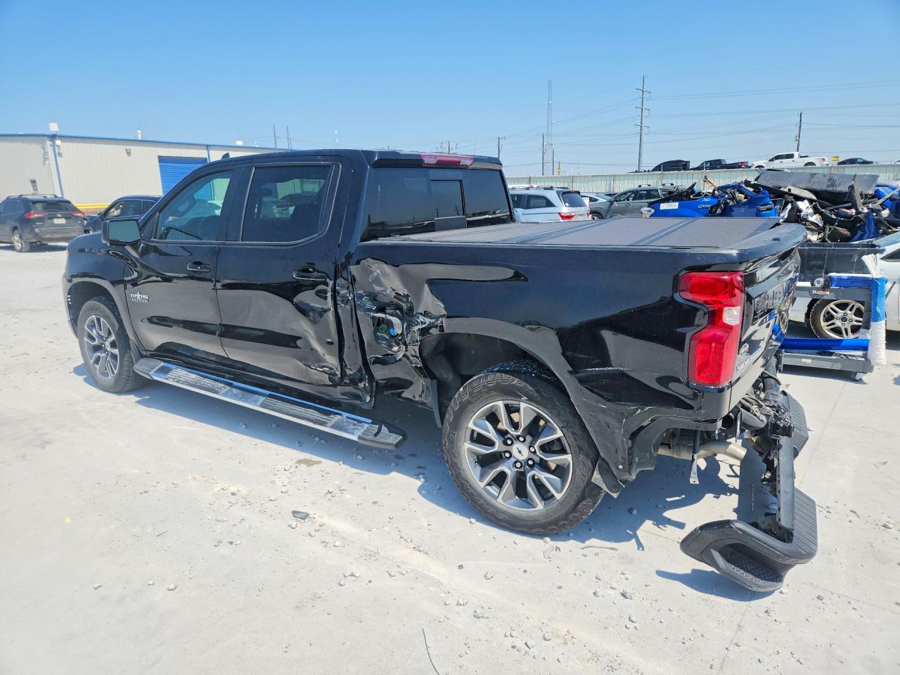2023 CHEVROLET SILVERADO K1500 RST — снимка 2