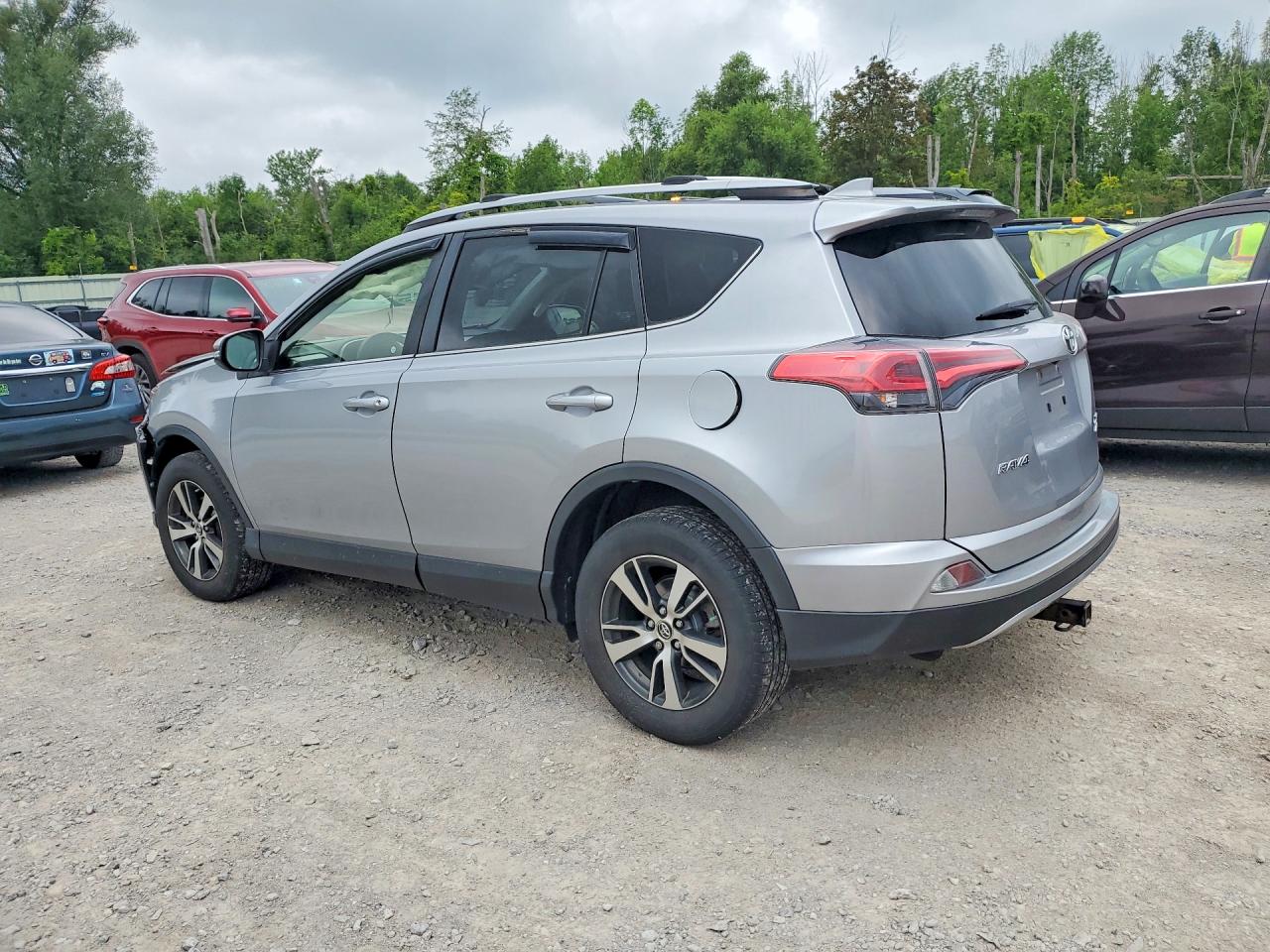 2018 TOYOTA RAV4 XLE — снимка 2