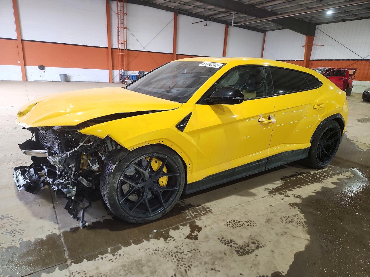 2022 LAMBORGHINI URUS