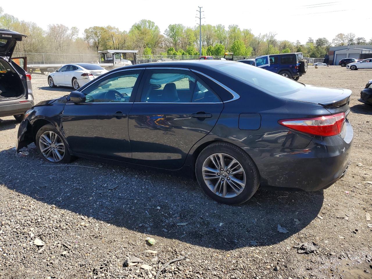 2017 TOYOTA CAMRY SE — снимка 2