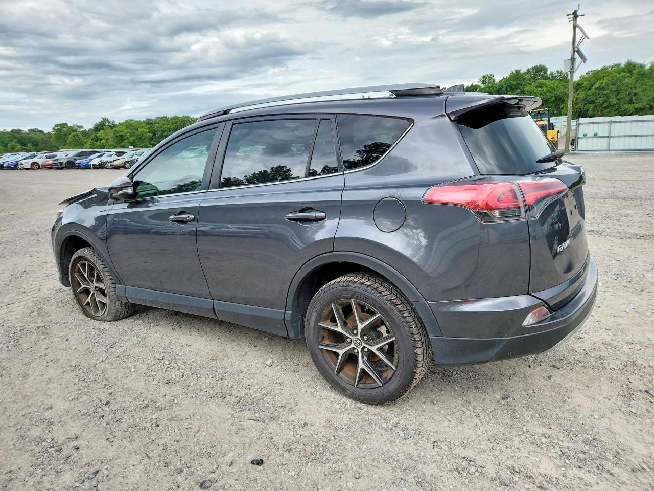 2018 TOYOTA RAV4 SE — снимка 2