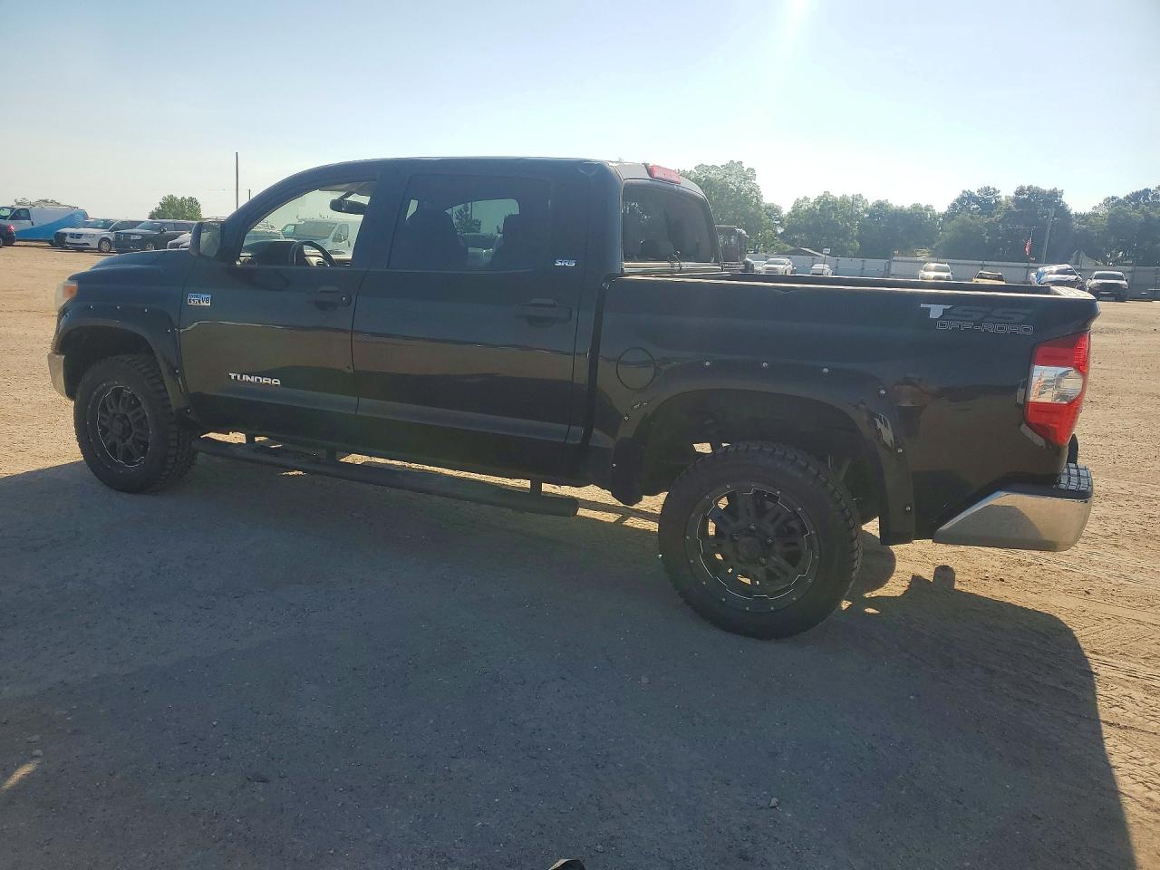 2015 TOYOTA TUNDRA SR5 — снимка 2