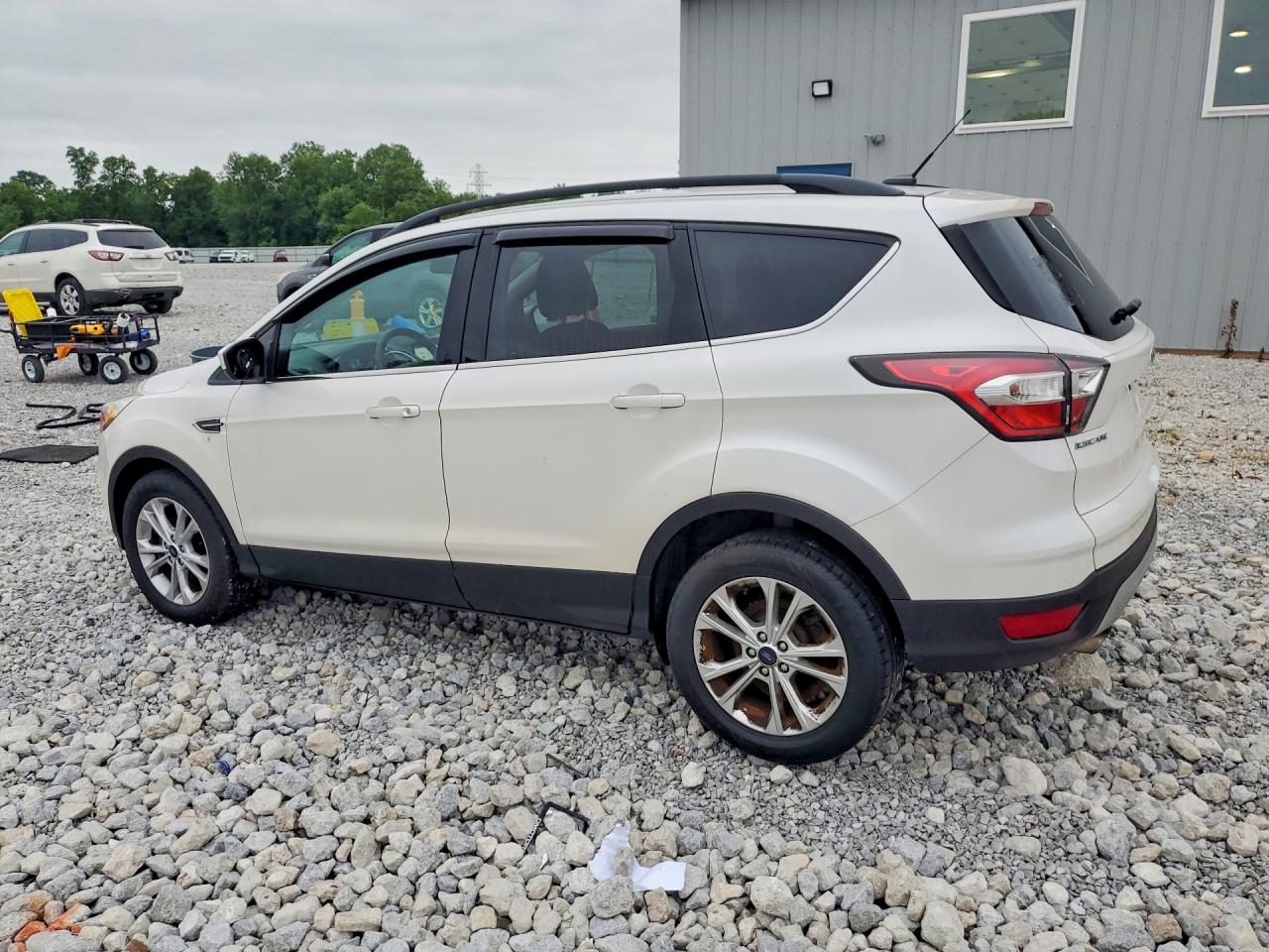 2017 FORD ESCAPE SE — снимка 2