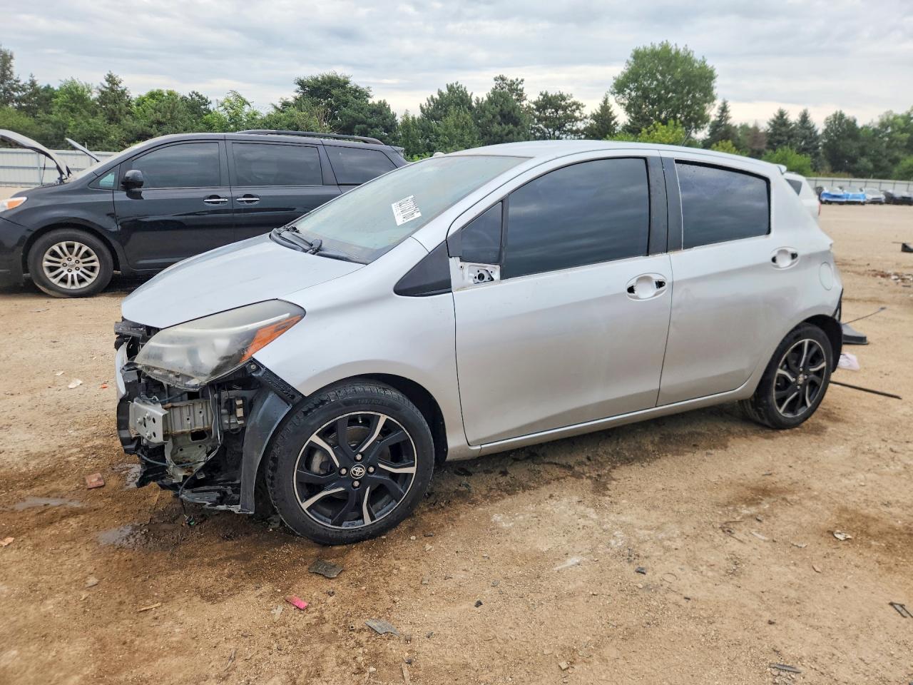 2015 TOYOTA YARIS 5-DOOR SE