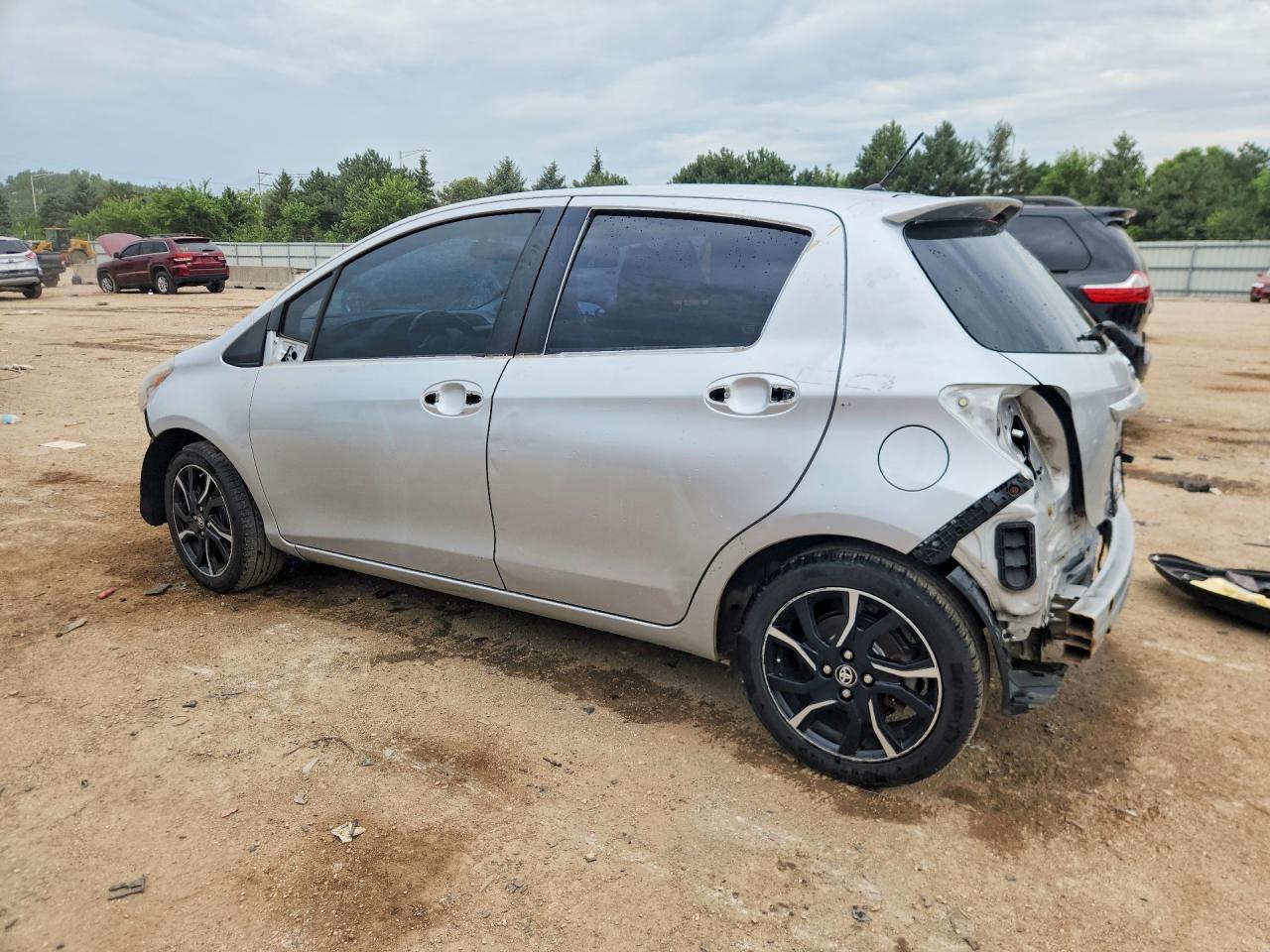 2015 TOYOTA YARIS 5-DOOR SE — снимка 2