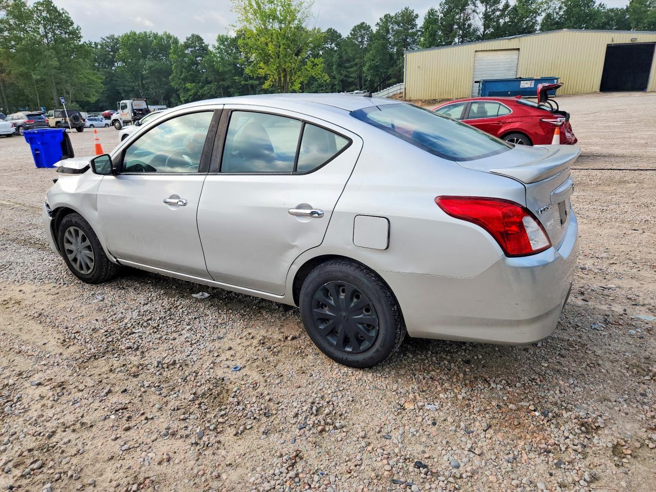 2016 NISSAN VERSA 1.6 SV — снимка 2