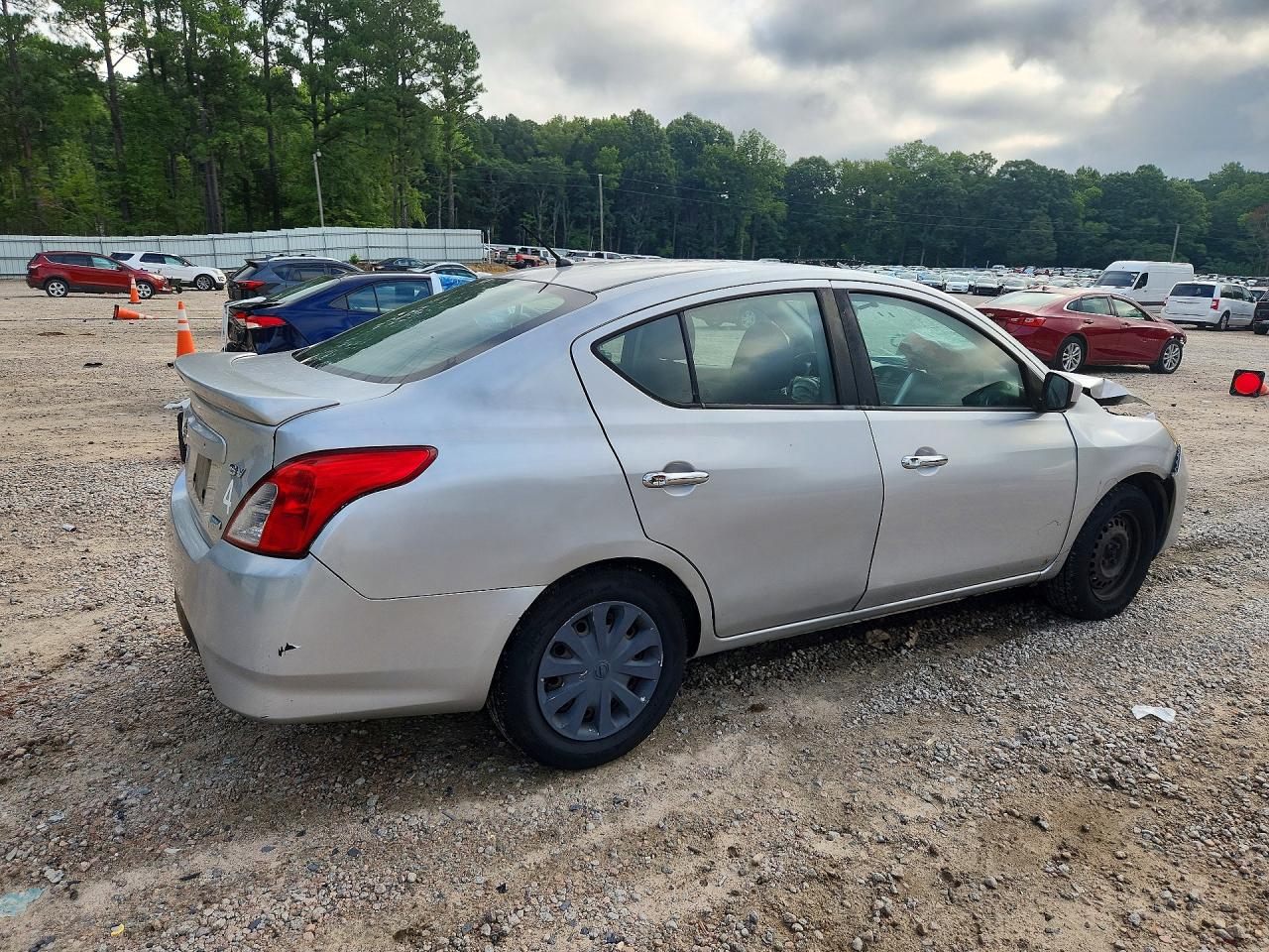 2016 NISSAN VERSA 1.6 SV — снимка 3