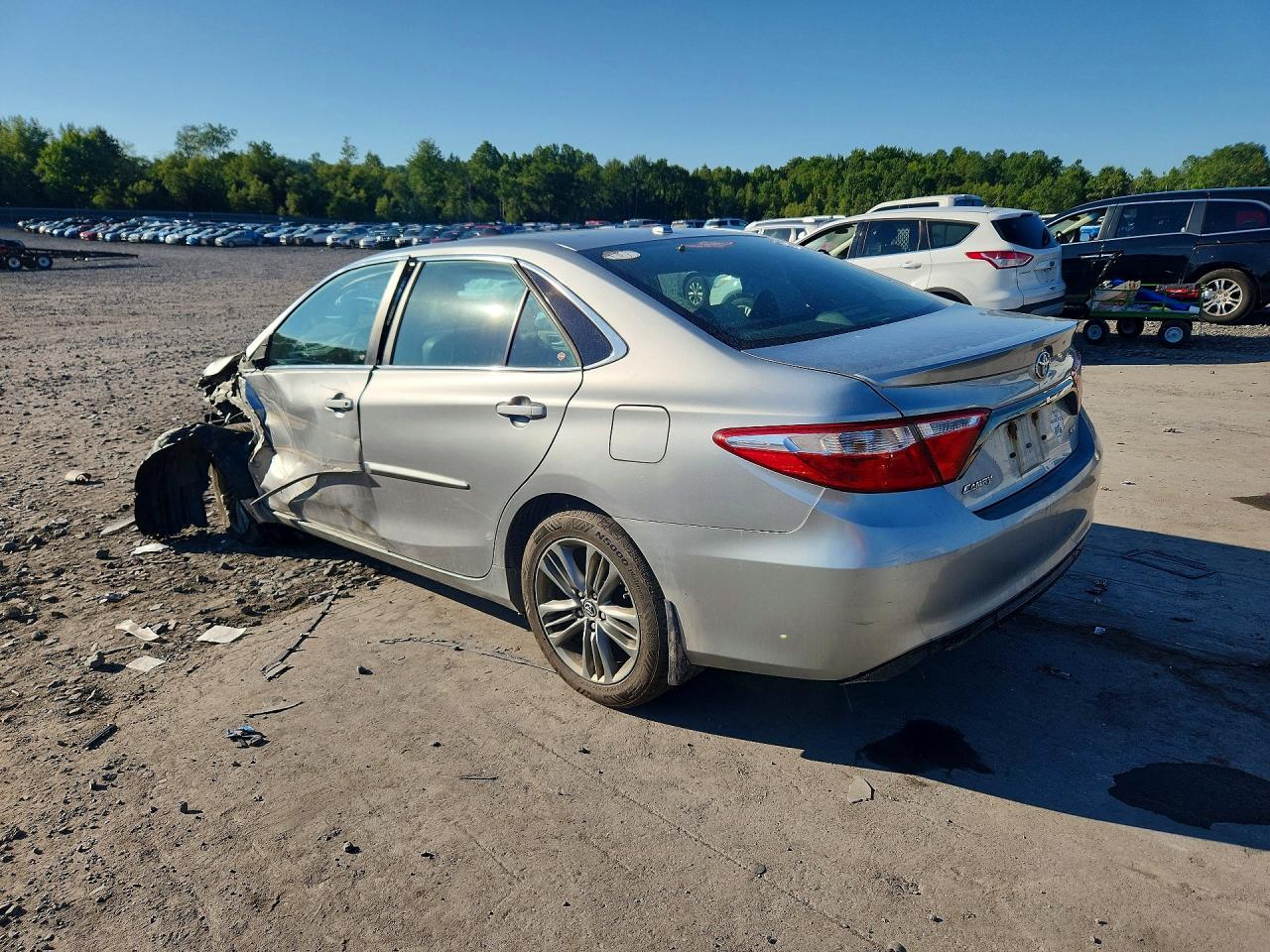 2015 TOYOTA CAMRY SE — снимка 2