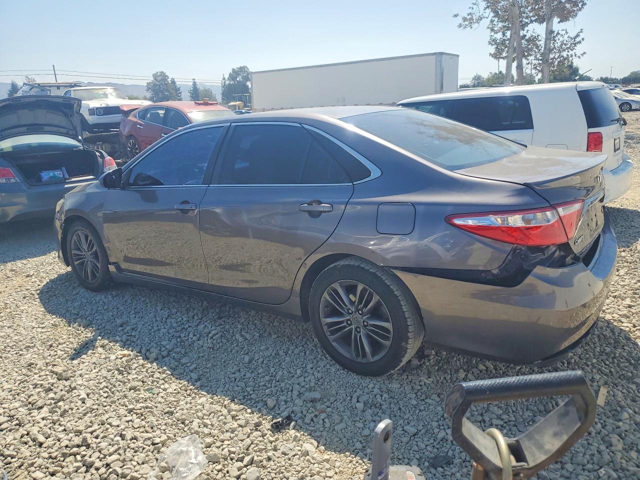 2016 TOYOTA CAMRY SE — снимка 2