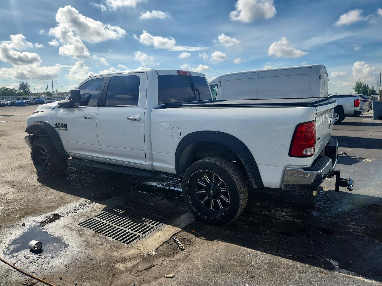 2017 RAM 2500 SLT — снимка 2