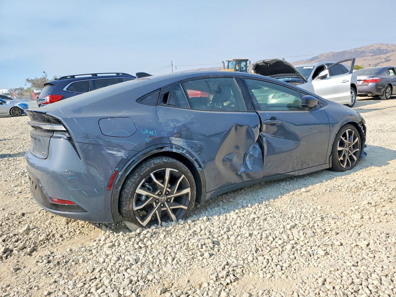 2026 TOYOTA PRIUS PLUG-IN HYBRID XSE — photo 3