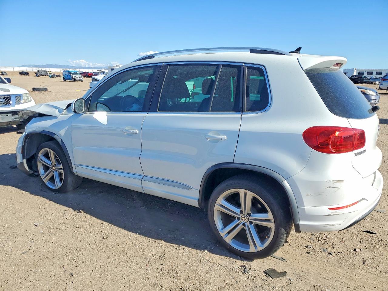 2016 VOLKSWAGEN TIGUAN S — снимка 2