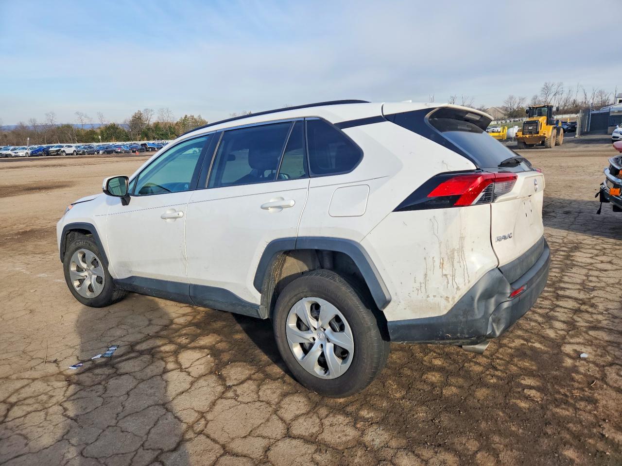 2020 TOYOTA RAV4 LE — снимка 2