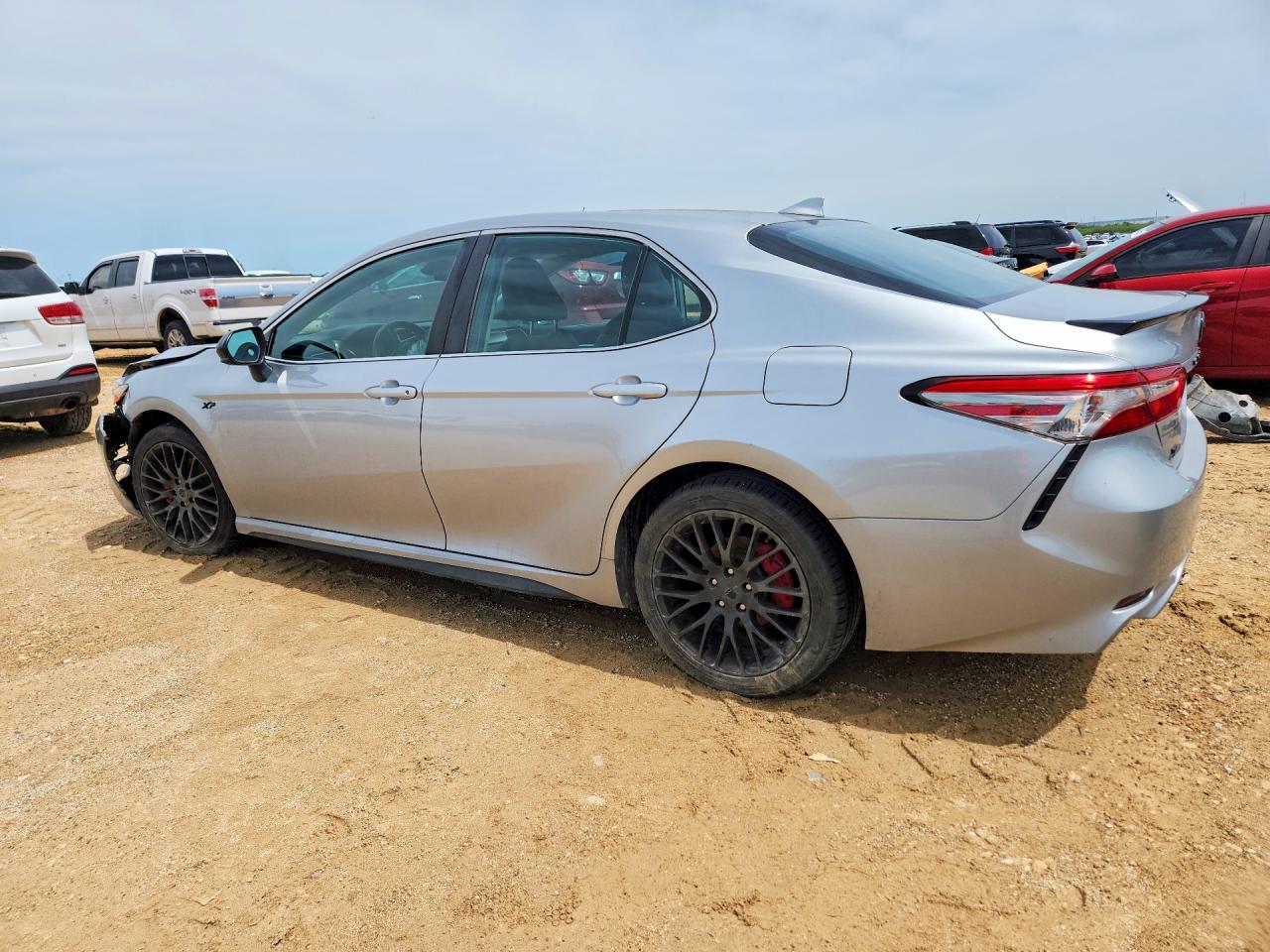 2019 TOYOTA CAMRY SE — снимка 2