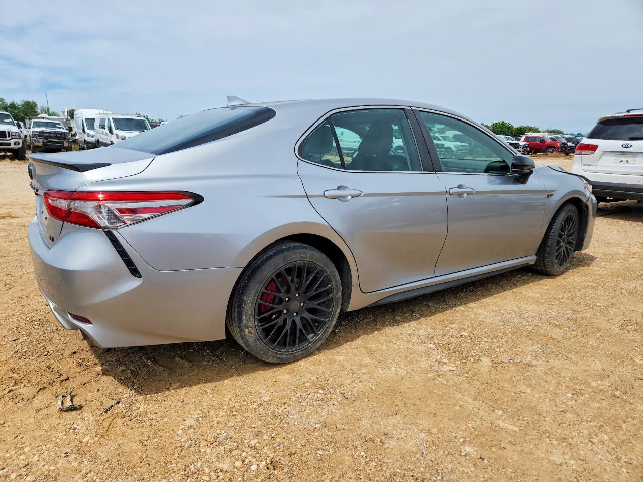 2019 TOYOTA CAMRY SE — снимка 3