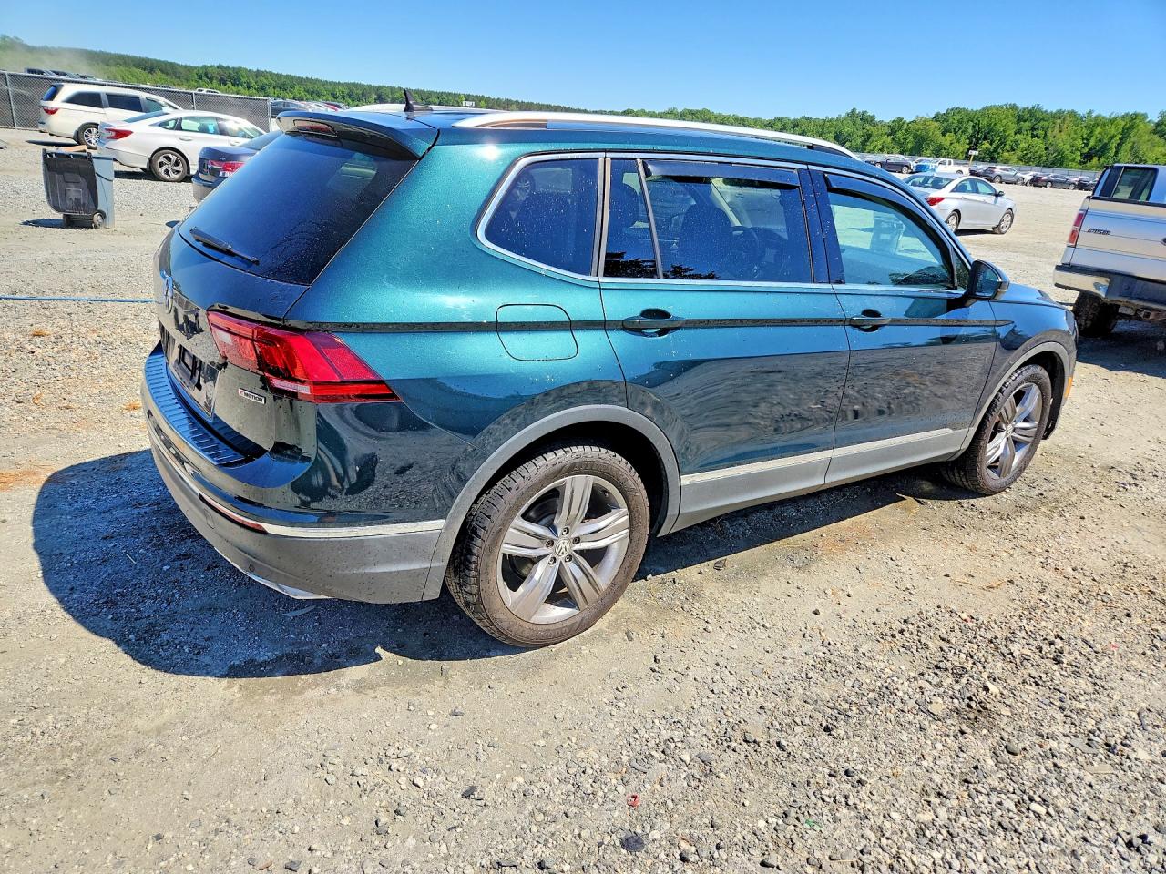 2019 VOLKSWAGEN TIGUAN SEL PREMIUM/SEL PREMIUM R-LINE — снимка 3