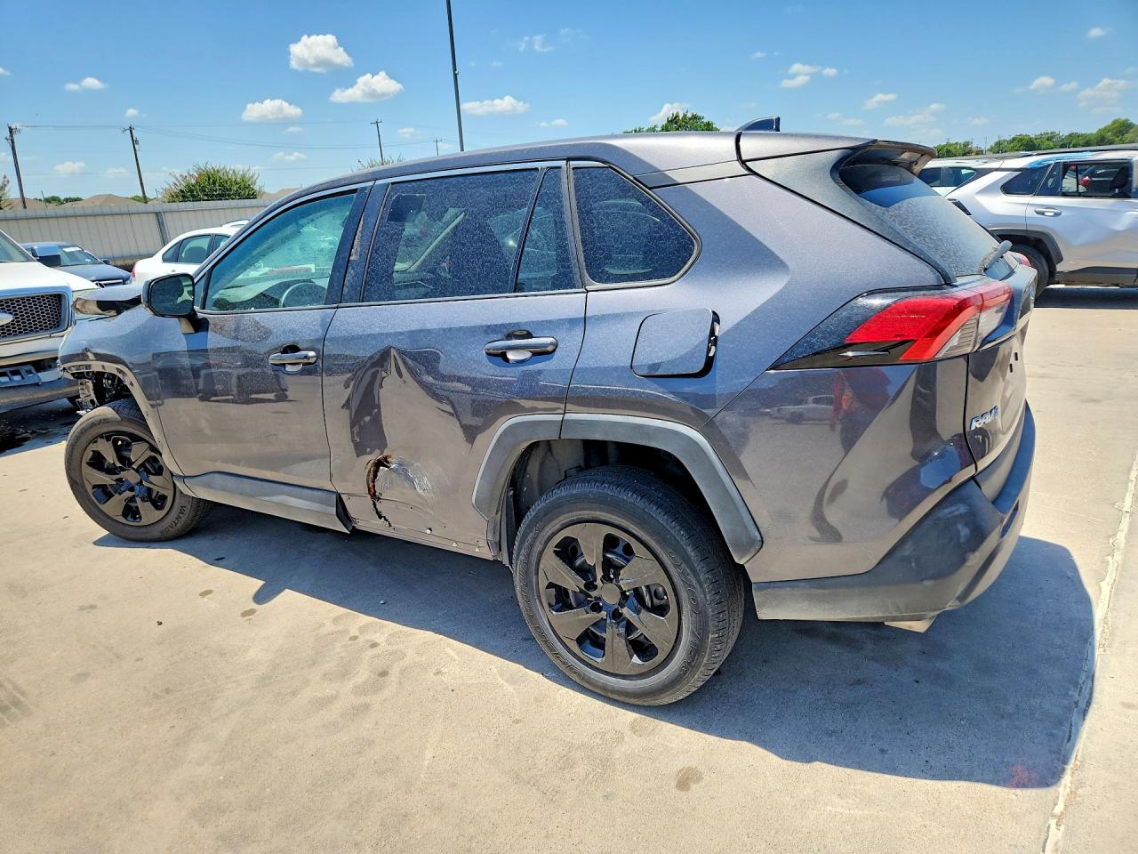 2024 TOYOTA RAV4 LE — снимка 2