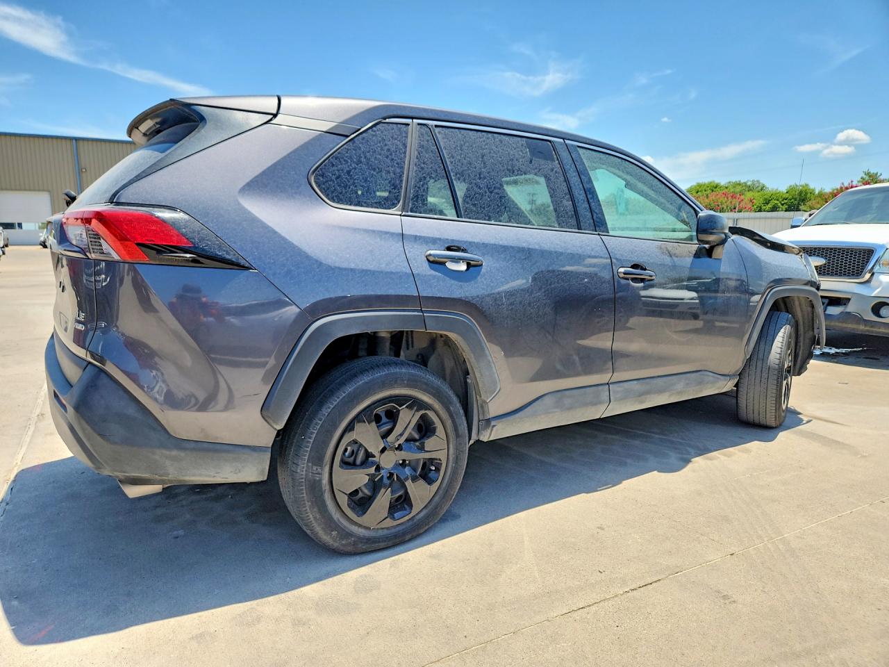 2024 TOYOTA RAV4 LE — снимка 3