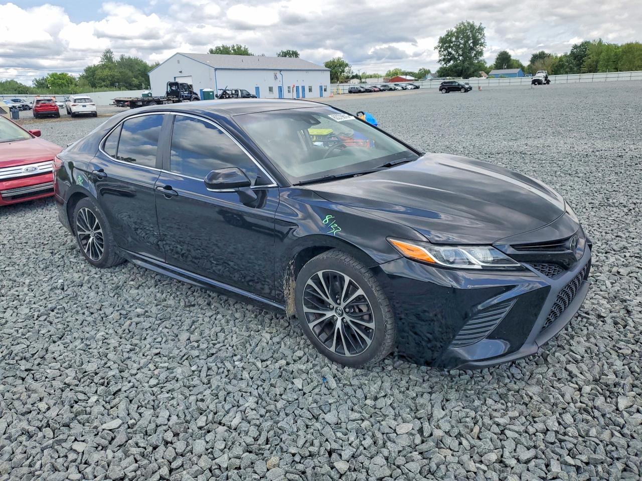 2019 TOYOTA CAMRY SE — снимка 4