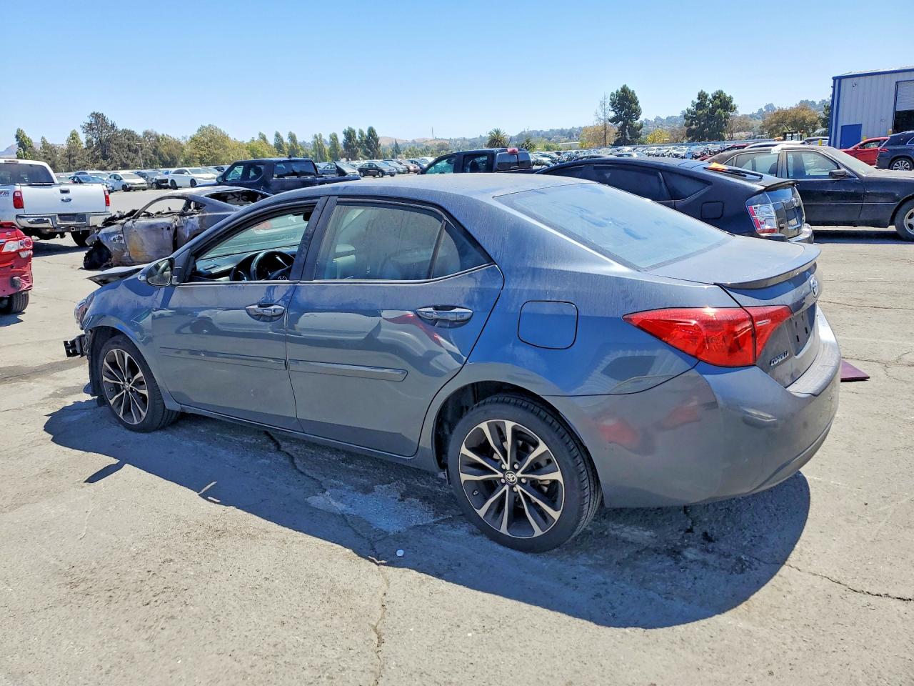 2017 TOYOTA COROLLA SE — снимка 2