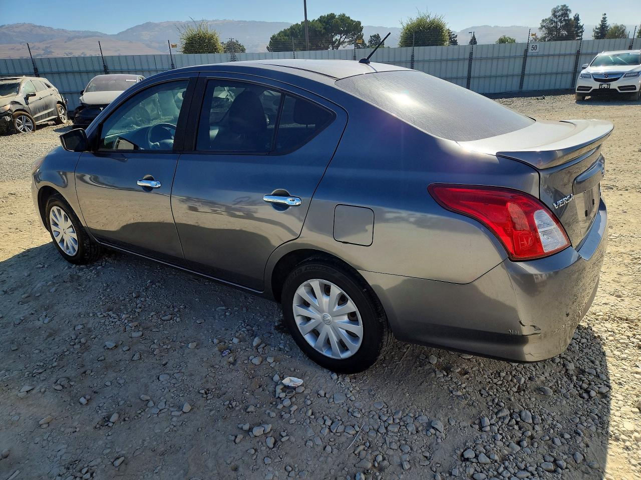 2016 NISSAN VERSA 1.6 SV — снимка 2