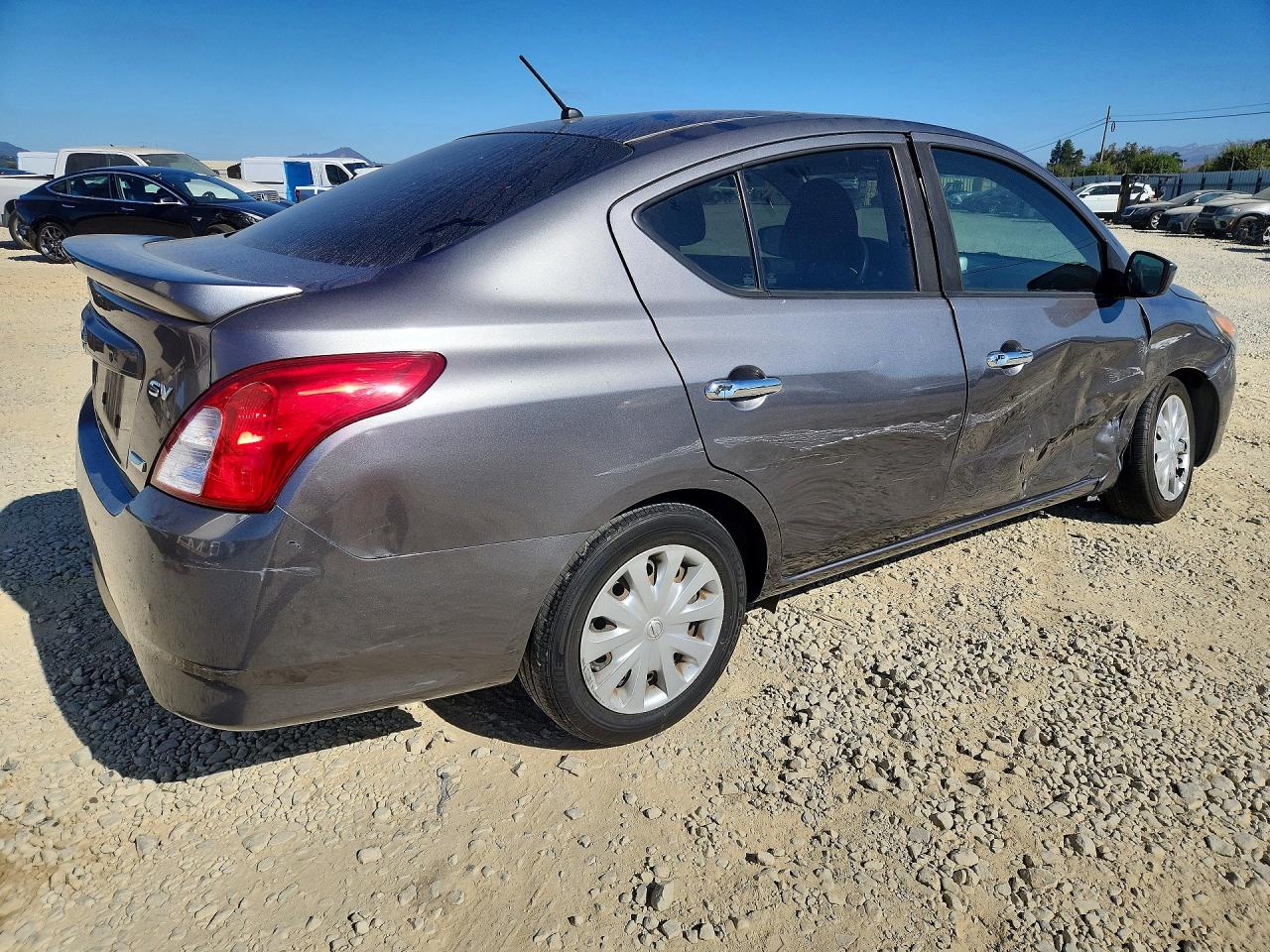 2016 NISSAN VERSA 1.6 SV — снимка 3