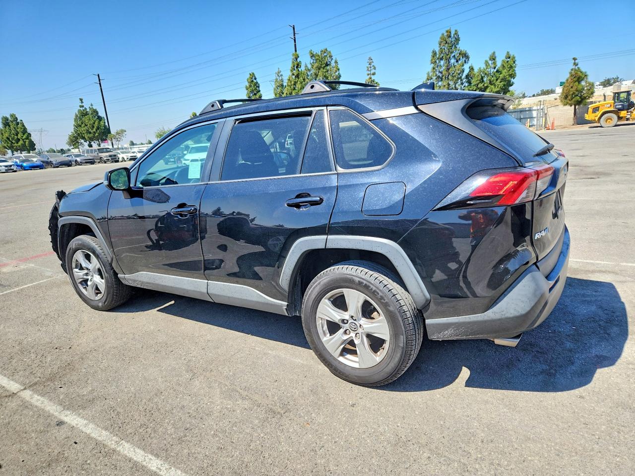 2020 TOYOTA RAV4 XLE — снимка 2