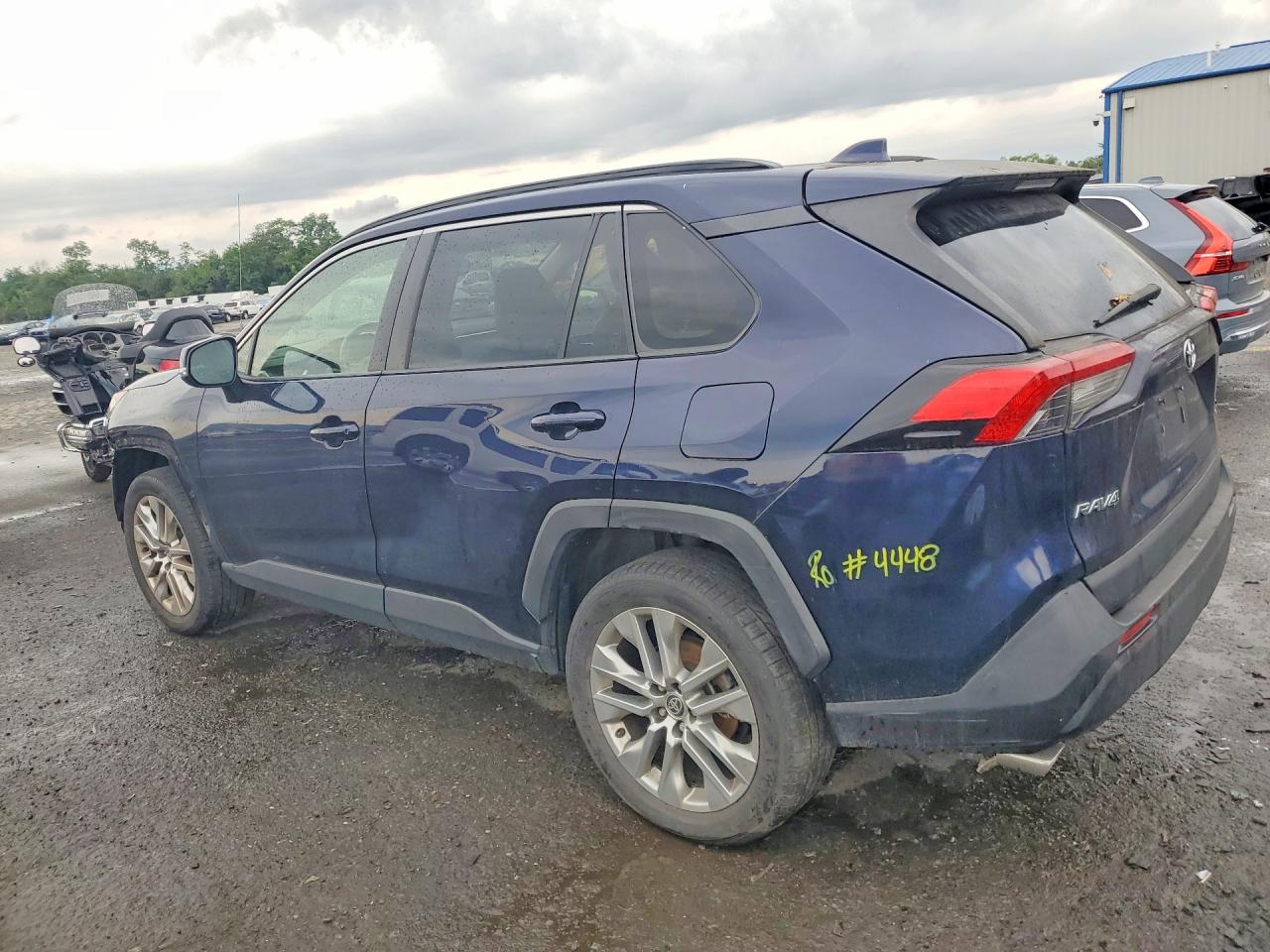 2021 TOYOTA RAV4 XLE PREMIUM — снимка 2