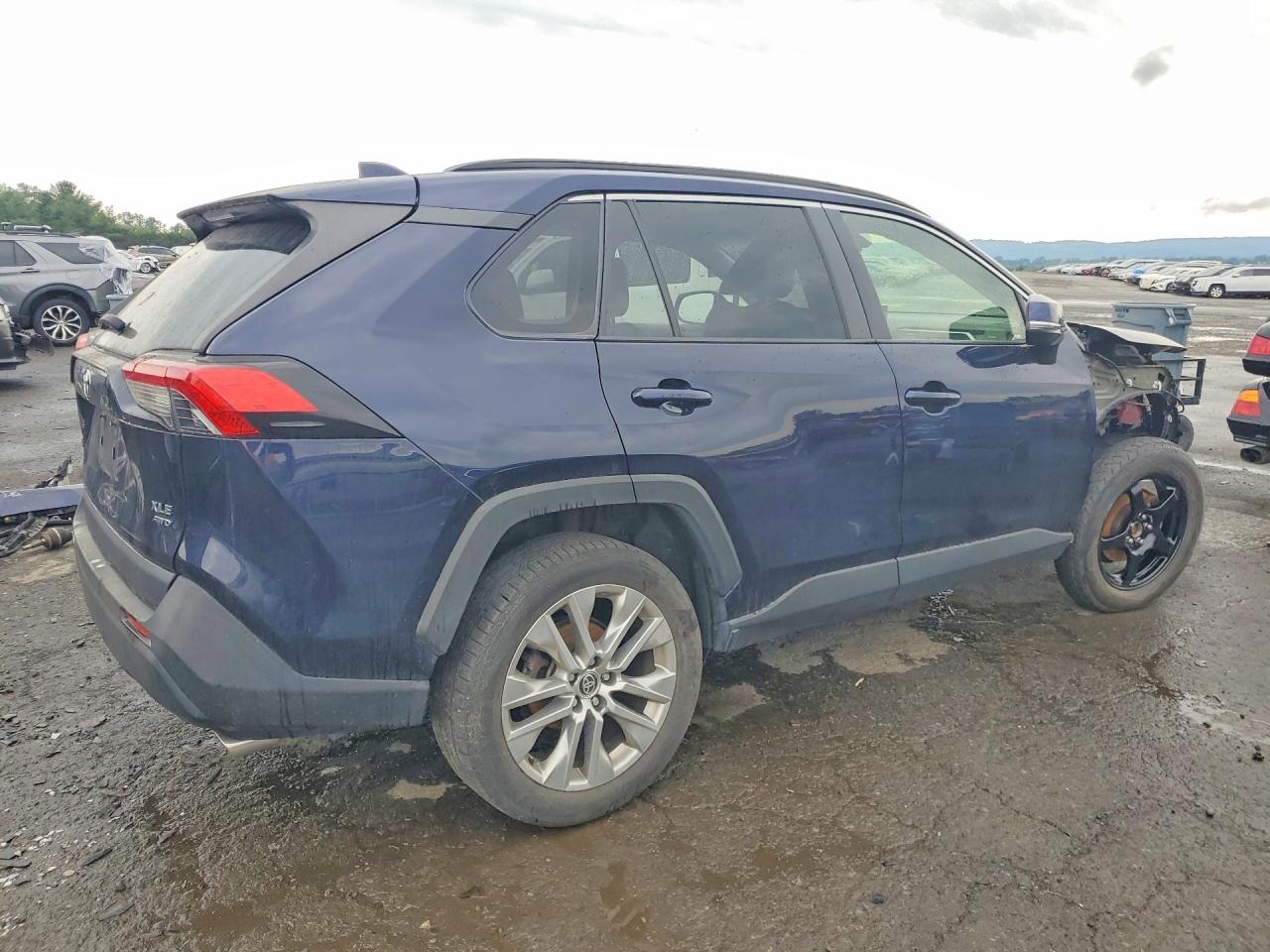 2021 TOYOTA RAV4 XLE PREMIUM — снимка 3