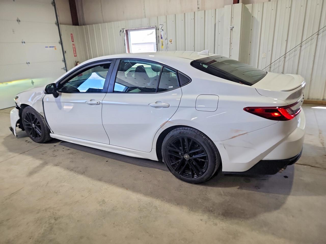 2025 TOYOTA CAMRY SE — снимка 2