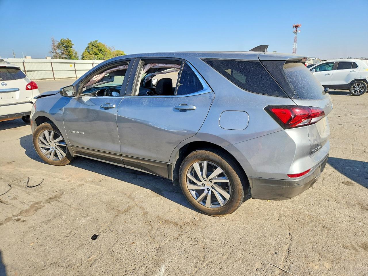 2023 CHEVROLET EQUINOX LT — снимка 2