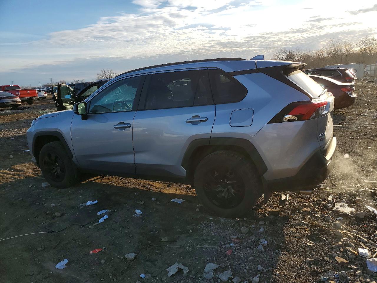 2020 TOYOTA RAV4 LE — снимка 2