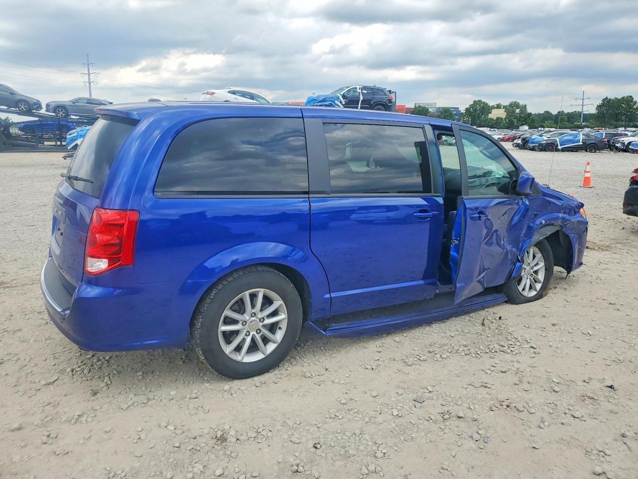 2020 DODGE GRAND CARAVAN SE — снимка 3
