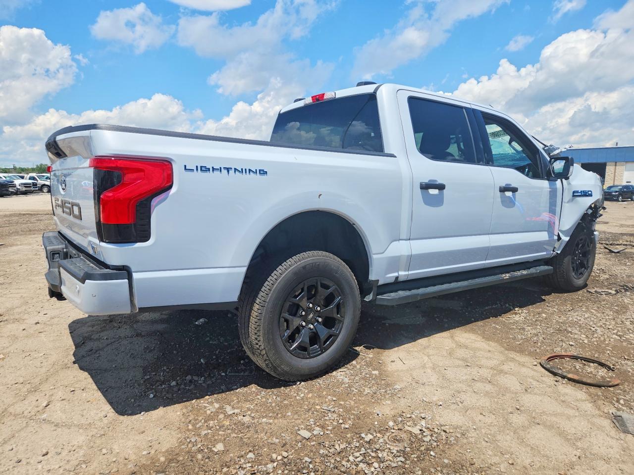2025 FORD F150 LIGHTNING XLT — снимка 3