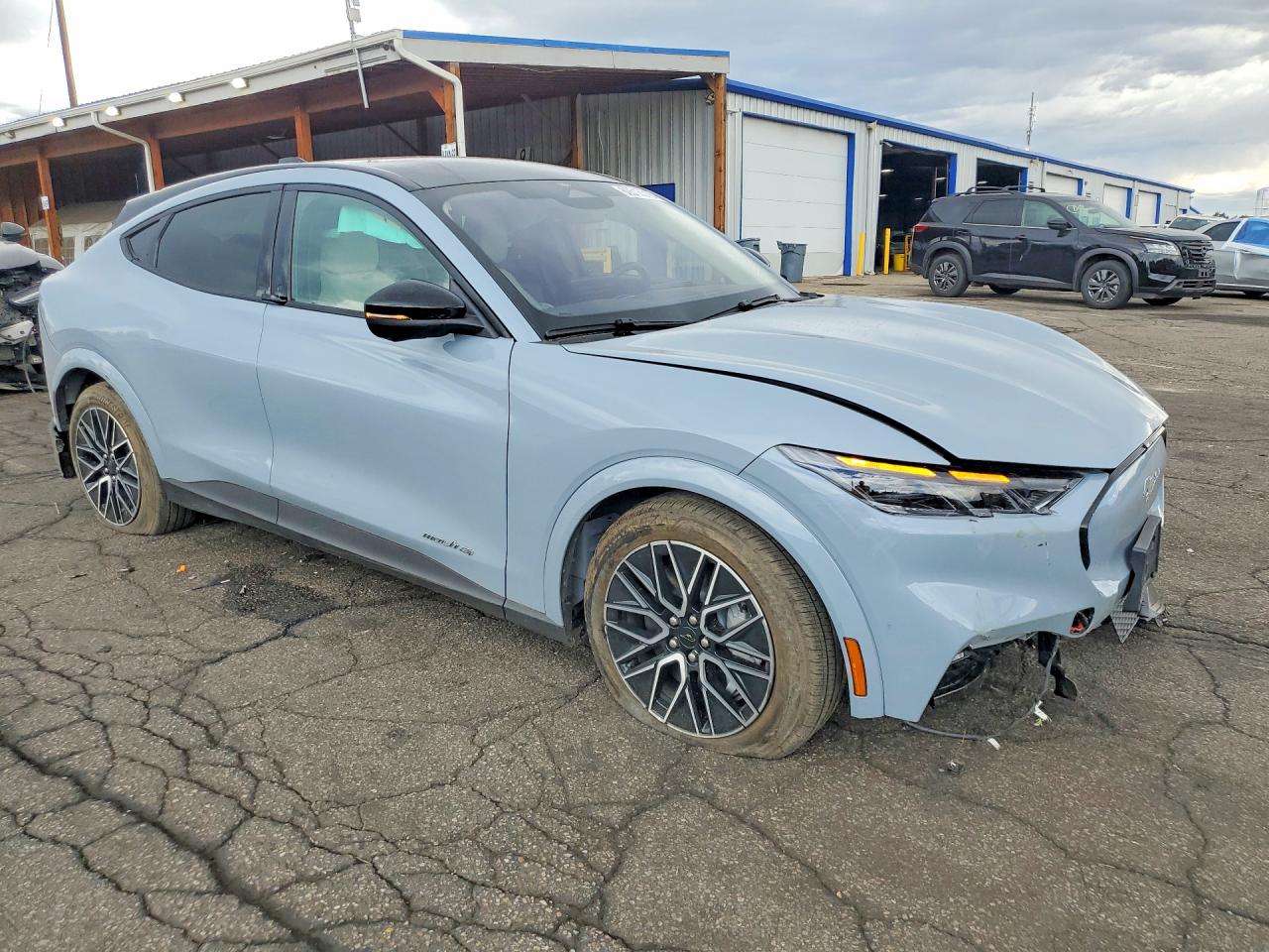 2025 FORD MUSTANG MACH-E PREMIUM — снимка 4