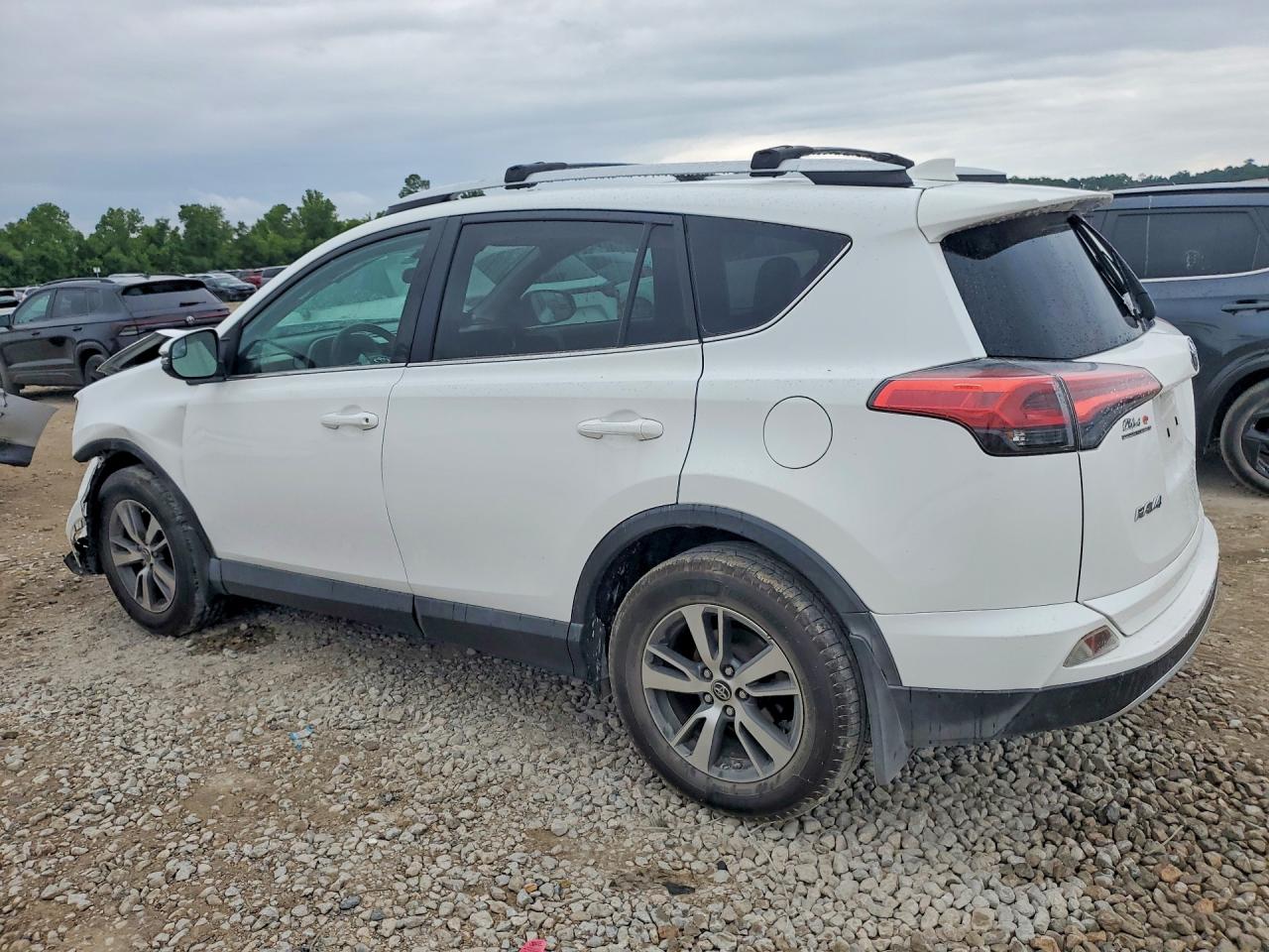 2016 TOYOTA RAV4 XLE — снимка 2