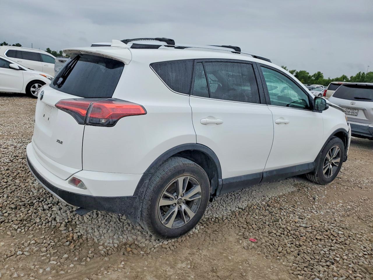 2016 TOYOTA RAV4 XLE — снимка 3