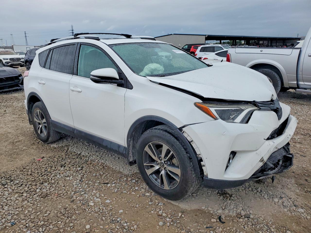 2016 TOYOTA RAV4 XLE — снимка 4