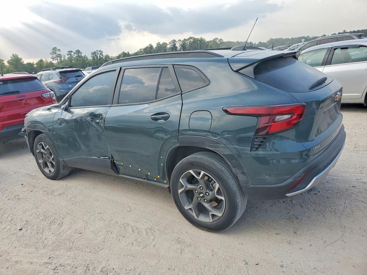 2025 CHEVROLET TRAX 1LT — снимка 2