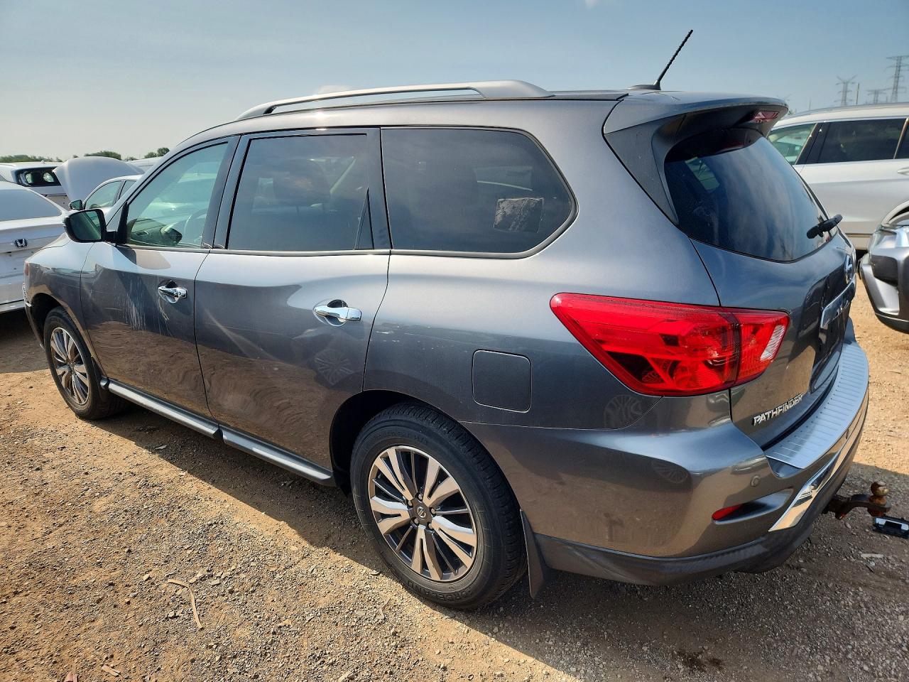 2018 NISSAN PATHFINDER SV — снимка 2