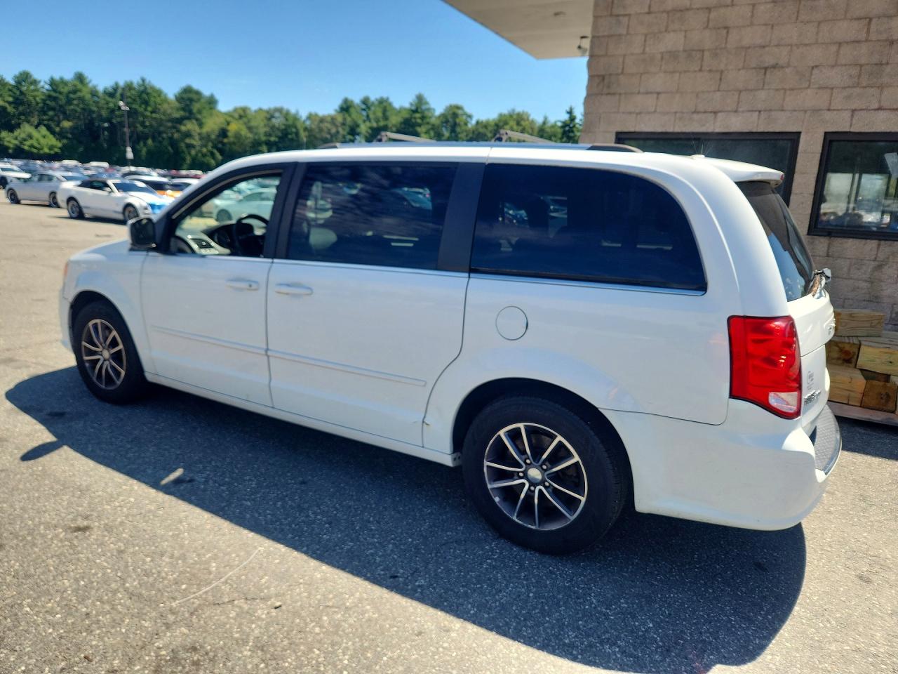 2017 DODGE GRAND CARAVAN SXT — снимка 2