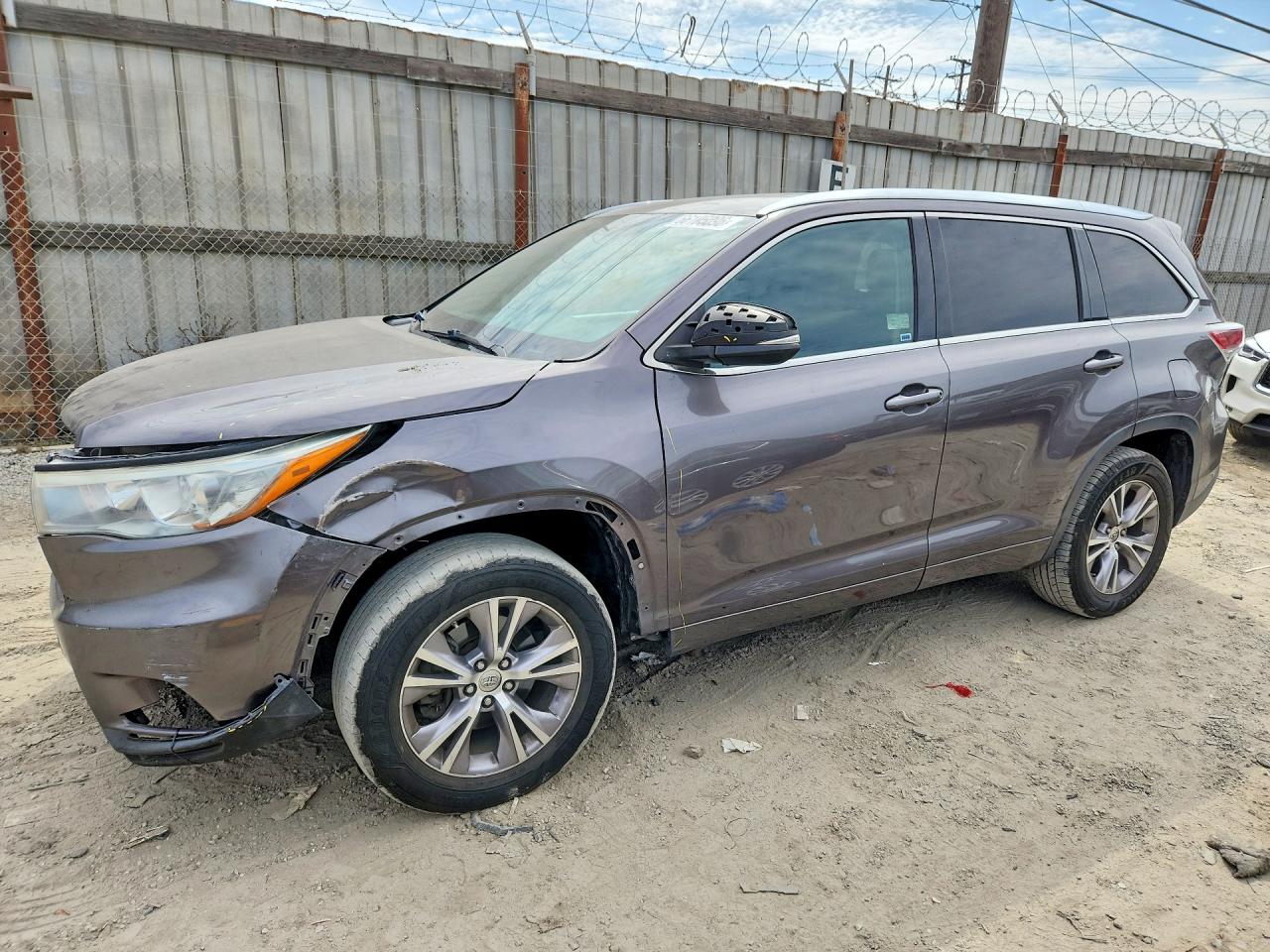2015 TOYOTA HIGHLANDER XLE