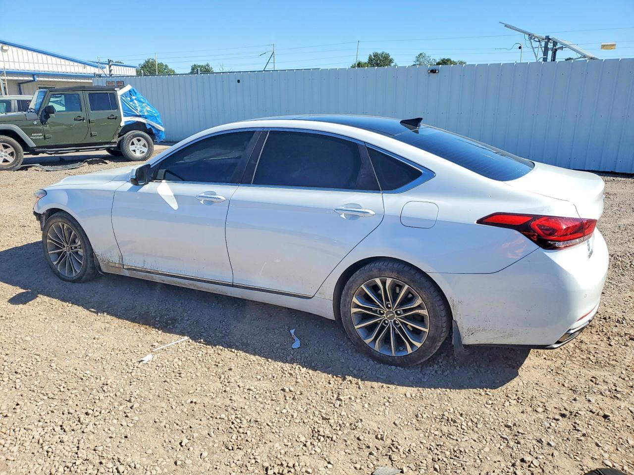 2016 HYUNDAI GENESIS 3.8L — photo 2