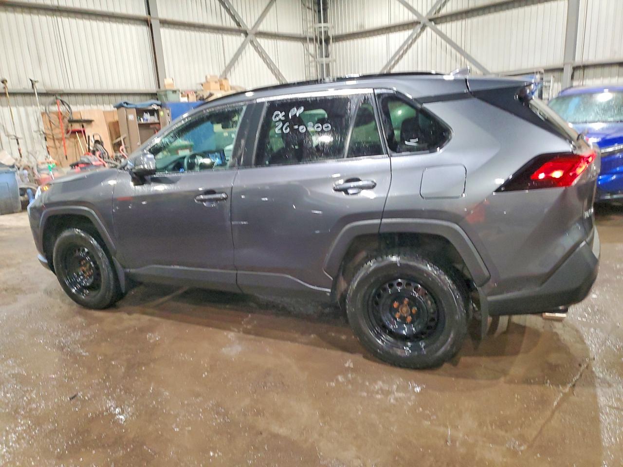 2021 TOYOTA RAV4 XLE — снимка 2