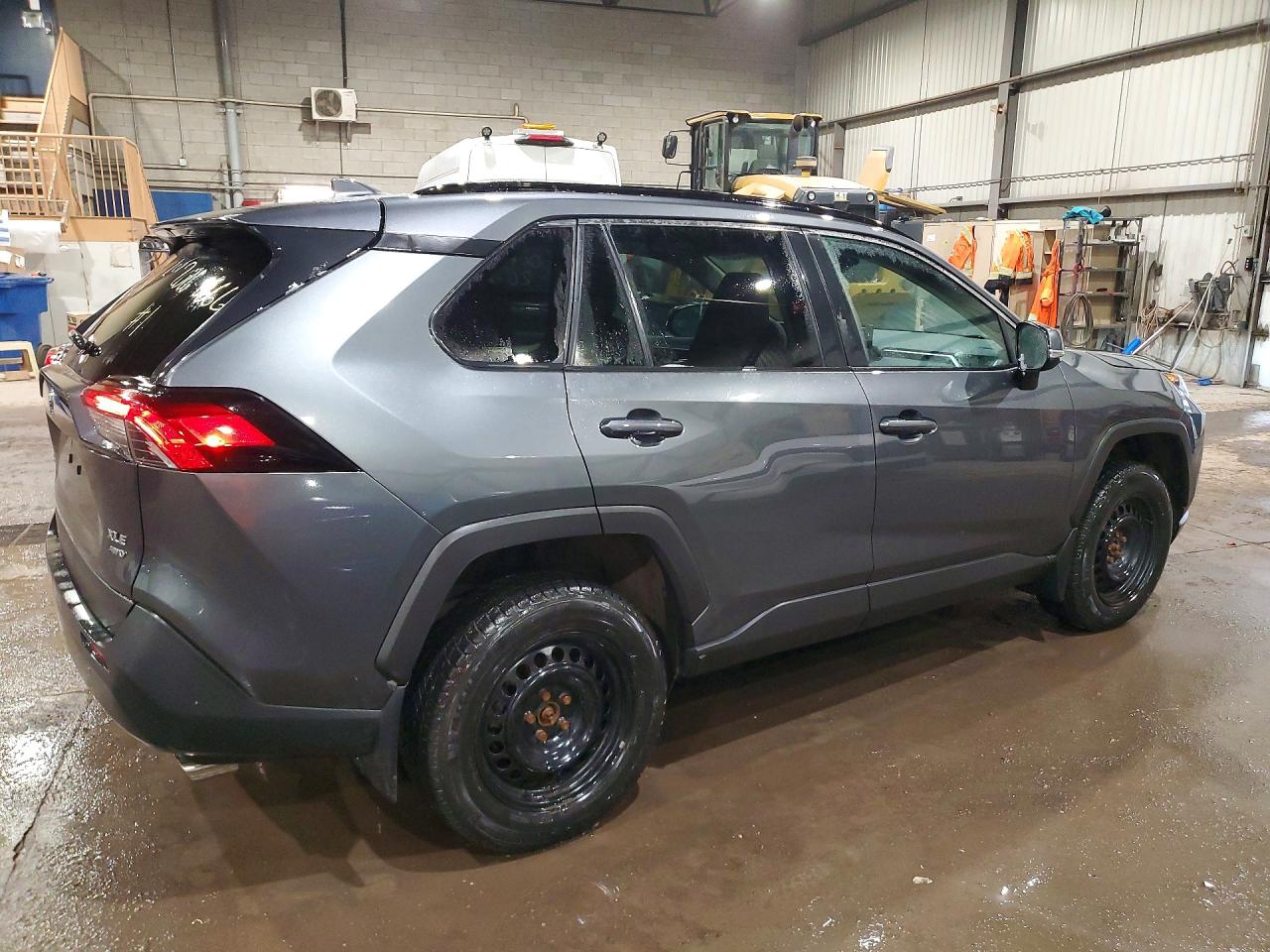 2021 TOYOTA RAV4 XLE — снимка 3
