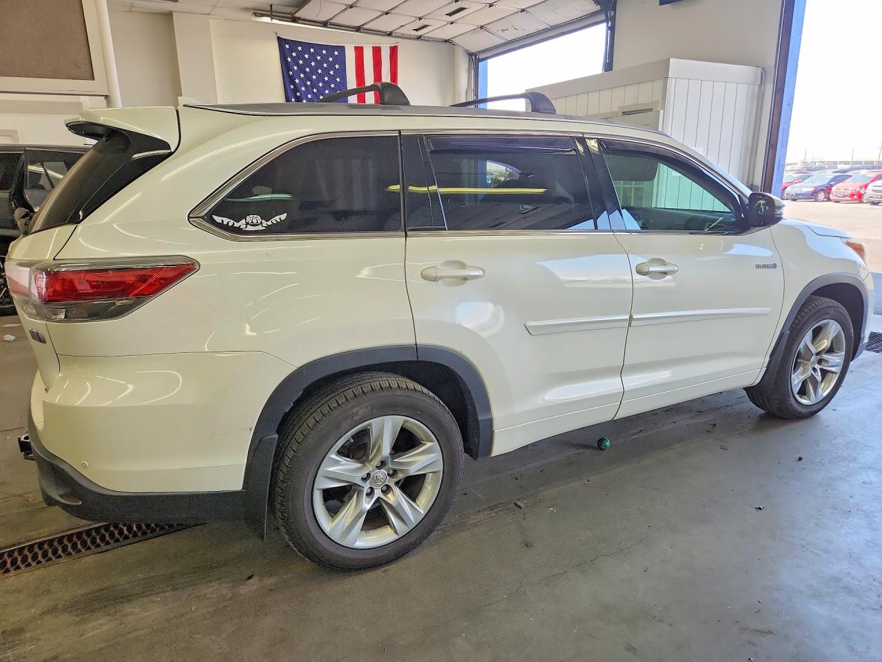 2015 TOYOTA HIGHLANDER HYBRID LIMITED PLATINUM — снимка 3