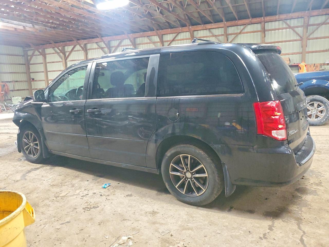 2017 DODGE GRAND CARAVAN SE — снимка 2