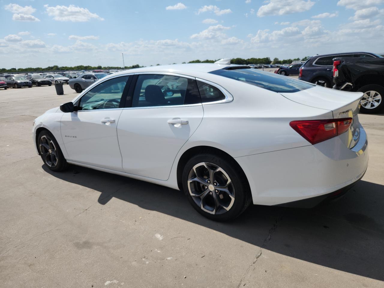 2023 CHEVROLET MALIBU LT — снимка 2