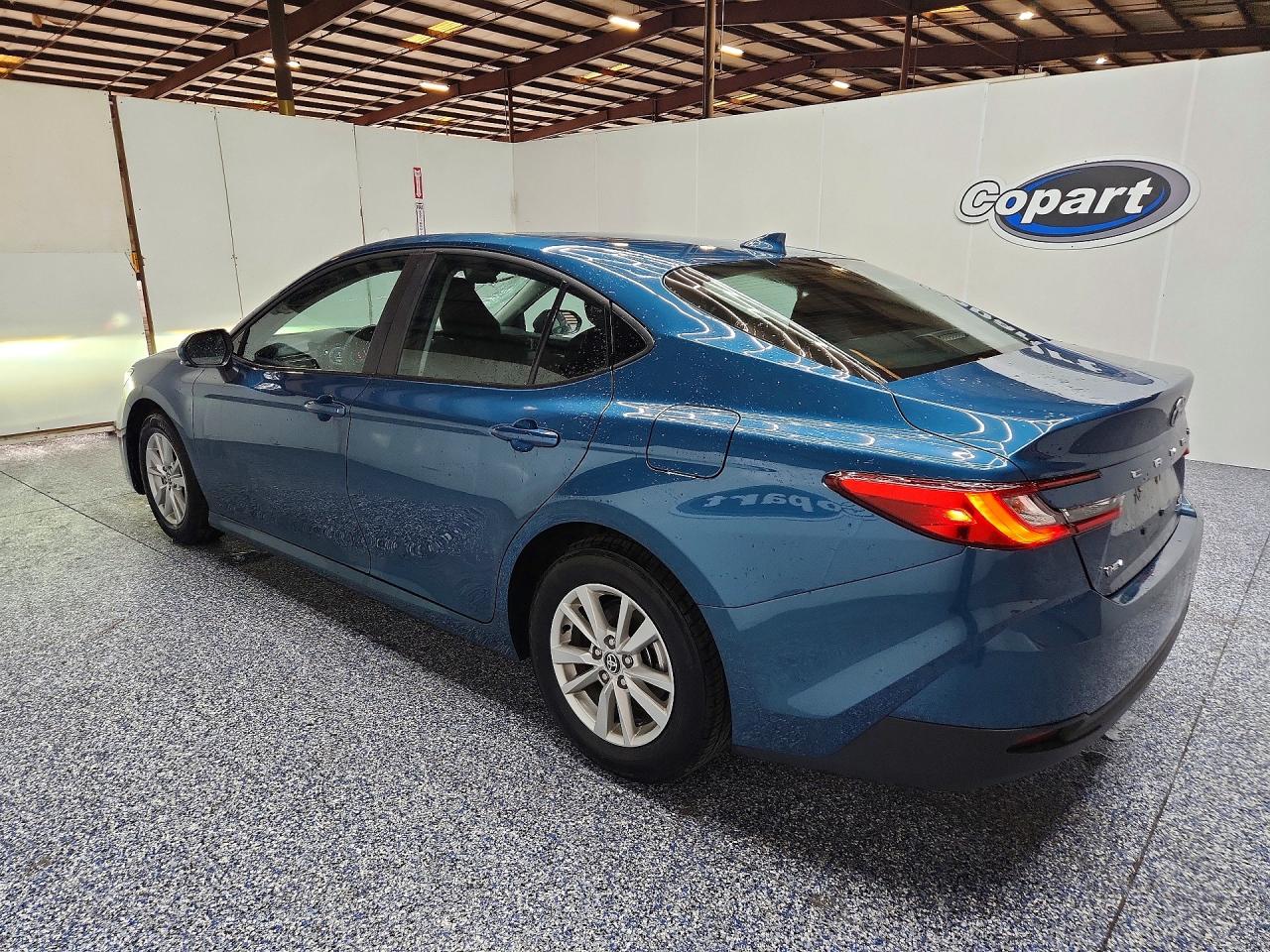 2025 TOYOTA CAMRY LE — снимка 2