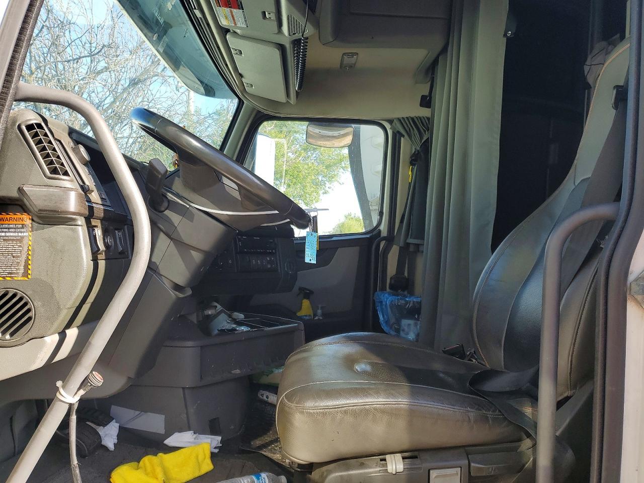 2023 VOLVO VNL — снимка 5